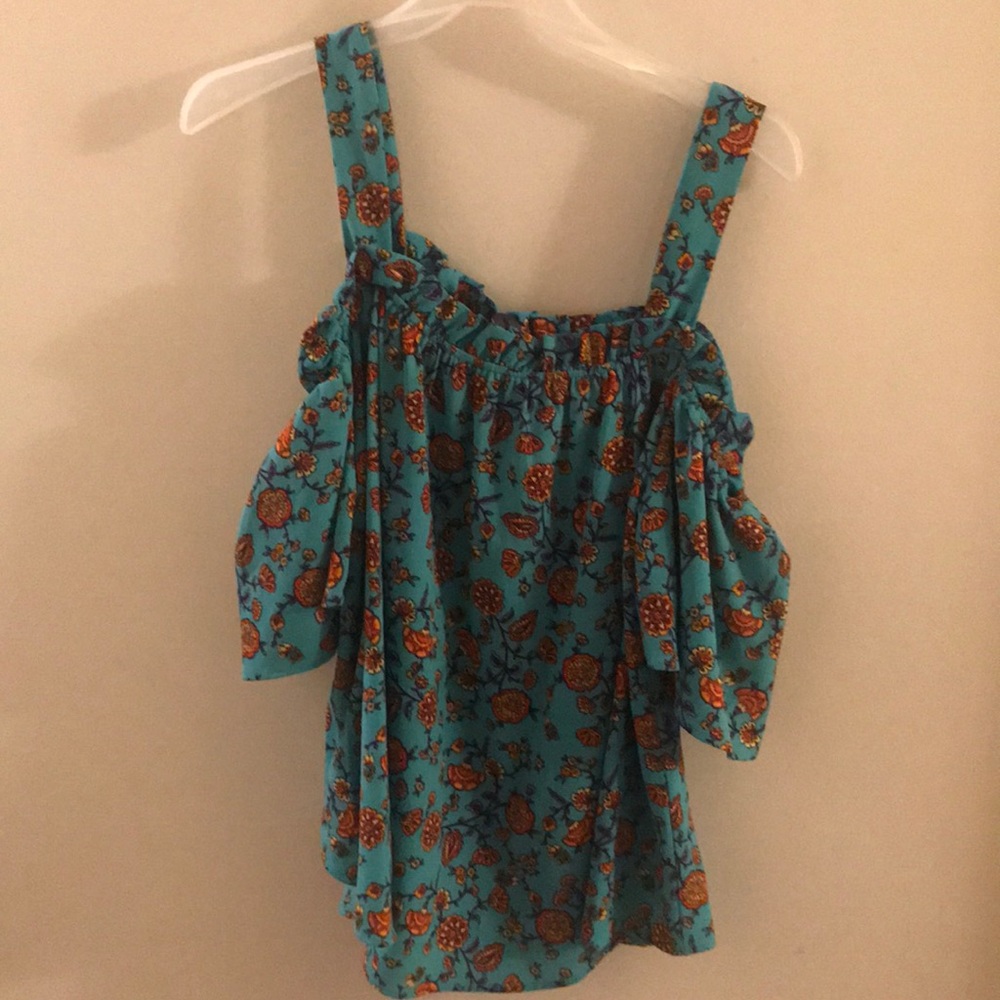 Cold shoulder top